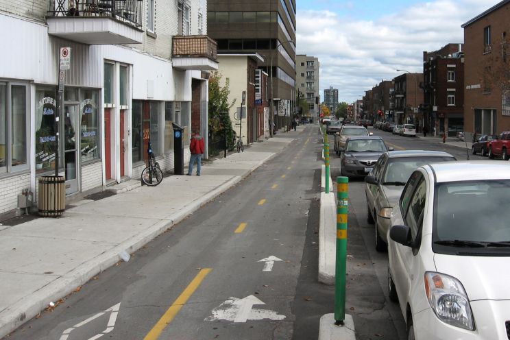 protected bicycle lanes